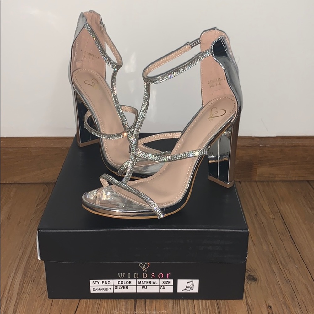 Silver diamond Windsor never worn heels.